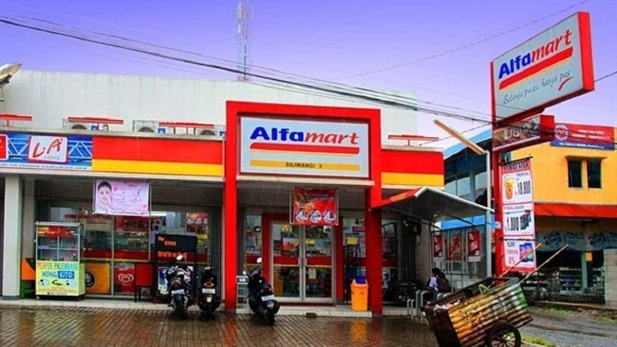 Alfamart Kauman: Jantung Belanja Cilacap yang Selalu Siap